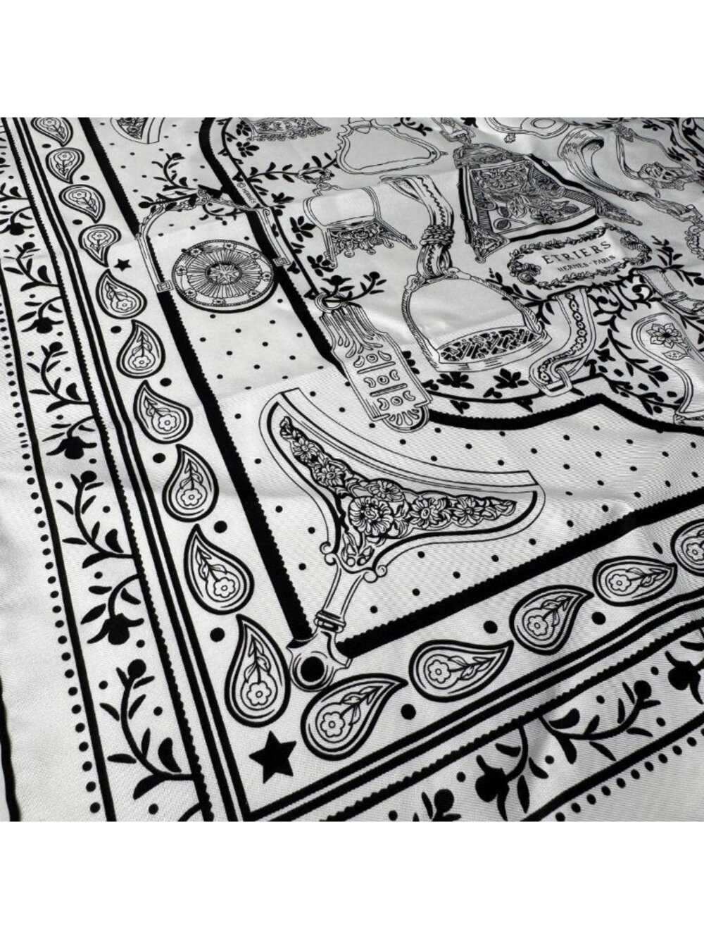 Hermes Carre 55 Armor Etriers Bandana Scarf - Picture 4 of 7